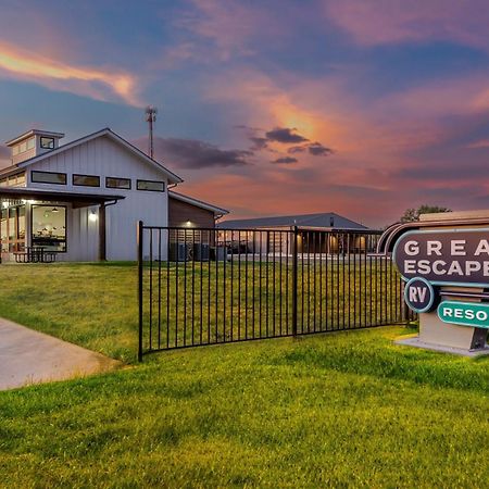 Great Escapes Rv Resort Bryan College Station Экстерьер фото