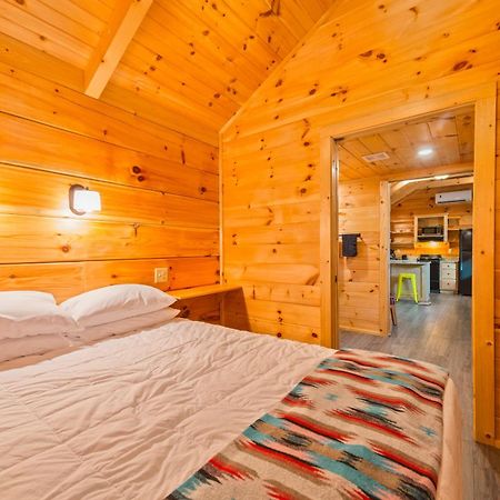 Great Escapes Rv Resort Bryan College Station Экстерьер фото