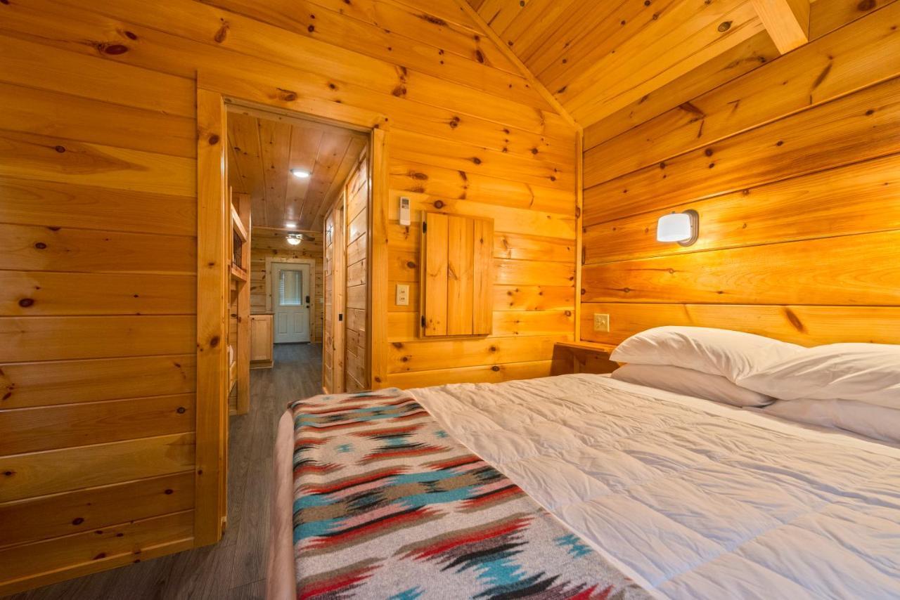 Great Escapes Rv Resort Bryan College Station Экстерьер фото