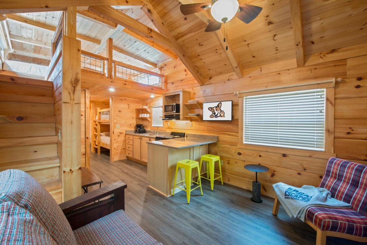 Great Escapes Rv Resort Bryan College Station Экстерьер фото