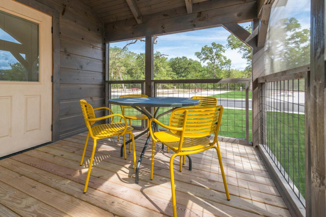 Great Escapes Rv Resort Bryan College Station Экстерьер фото