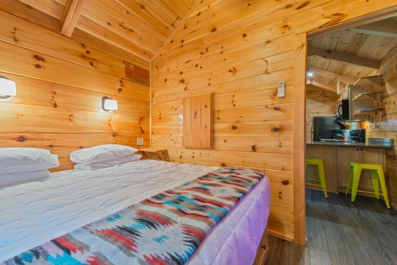 Great Escapes Rv Resort Bryan College Station Экстерьер фото