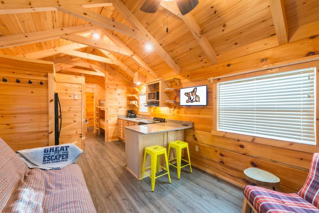 Great Escapes Rv Resort Bryan College Station Экстерьер фото
