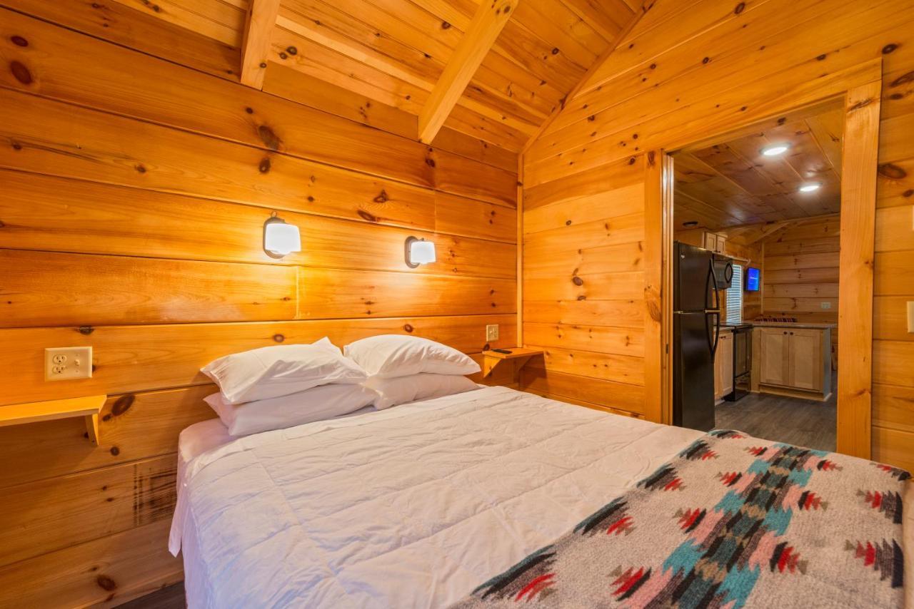 Great Escapes Rv Resort Bryan College Station Экстерьер фото
