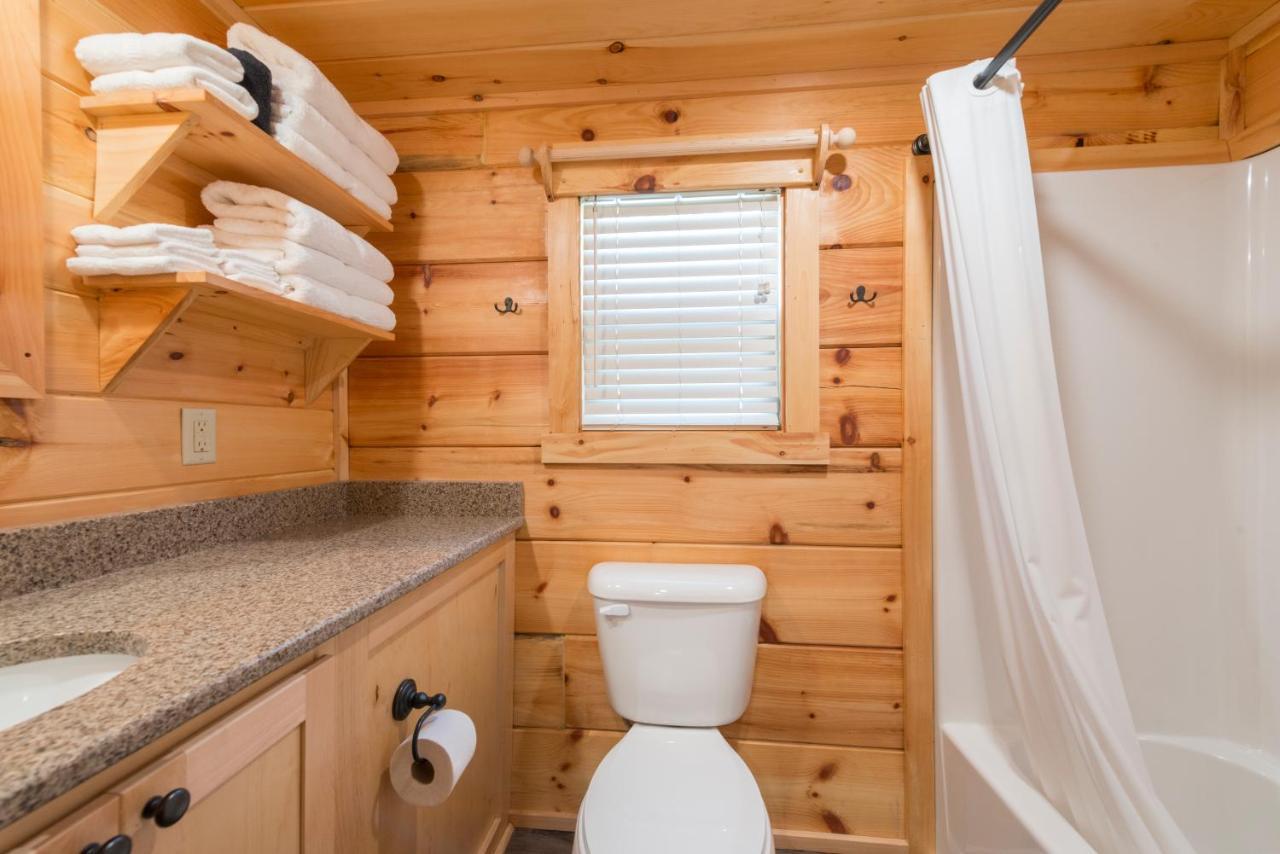 Great Escapes Rv Resort Bryan College Station Экстерьер фото