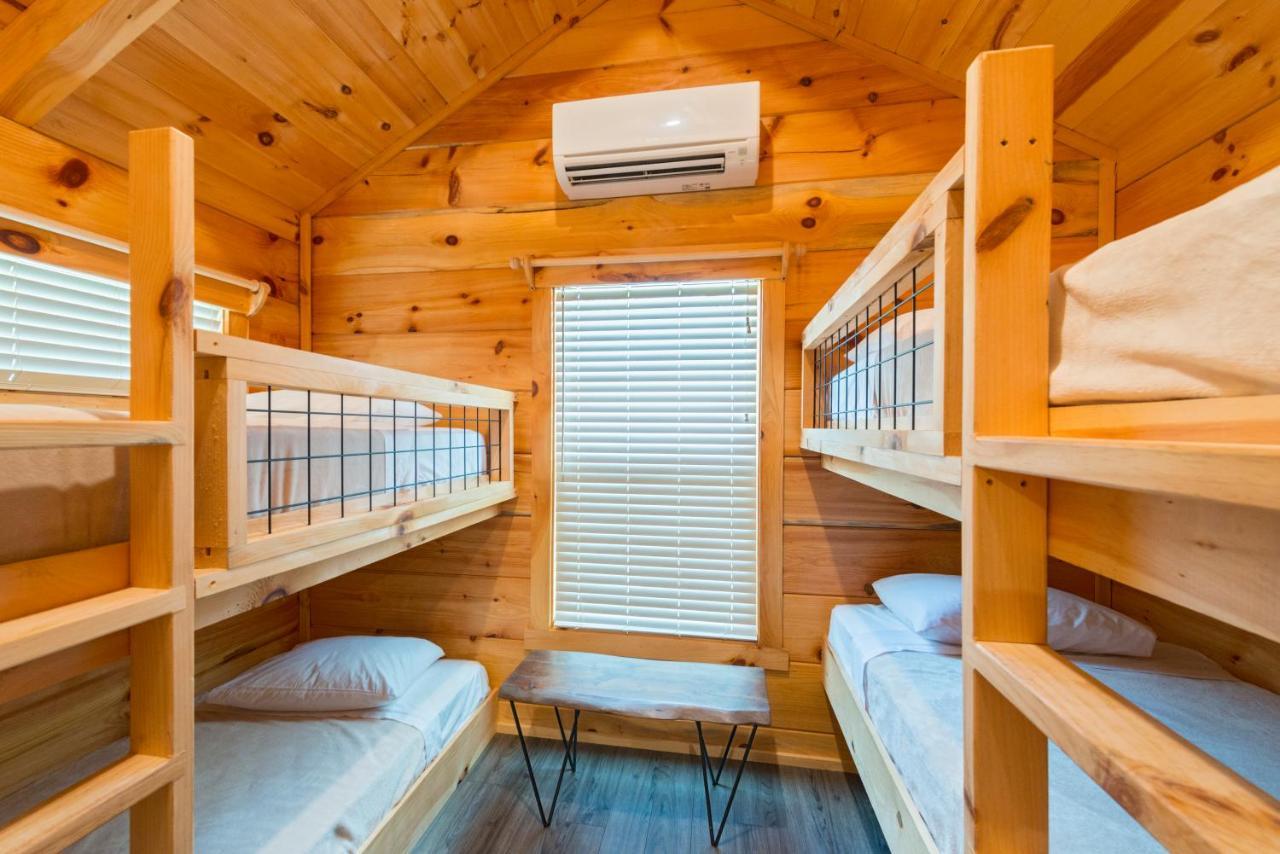 Great Escapes Rv Resort Bryan College Station Экстерьер фото