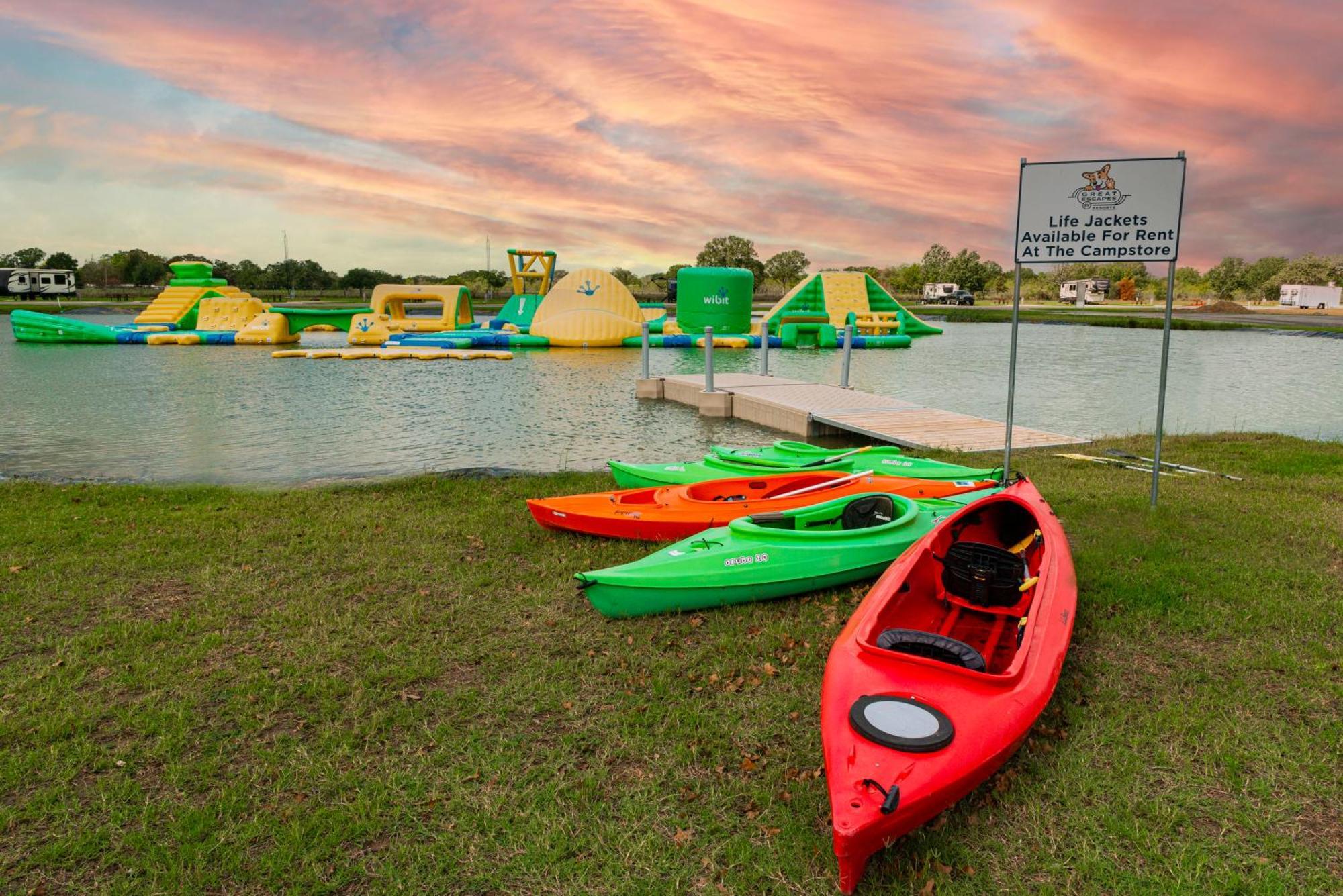 Great Escapes Rv Resort Bryan College Station Экстерьер фото