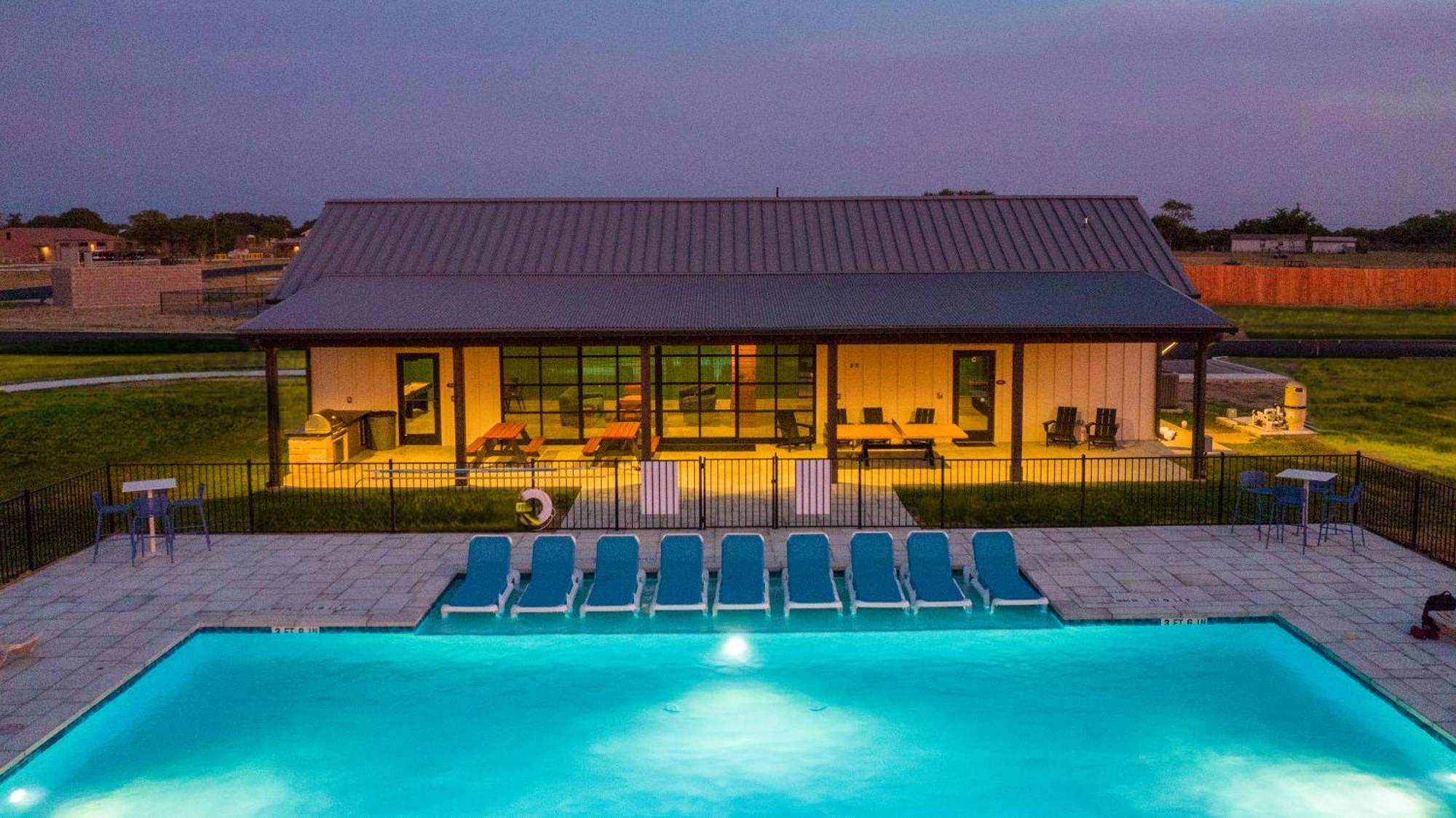 Great Escapes Rv Resort Bryan College Station Экстерьер фото