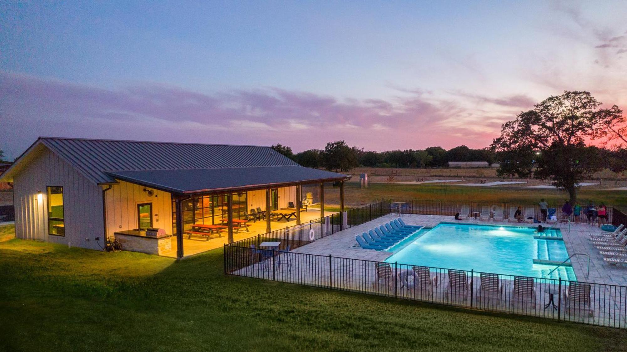 Great Escapes Rv Resort Bryan College Station Экстерьер фото